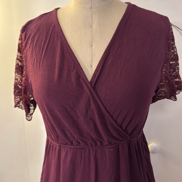 Ekouaer lace sleeve nightgown in maroon - Picture 2 of 6